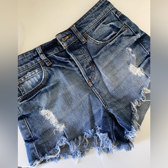 Guess Jean Shorts - Picture 7 of 7